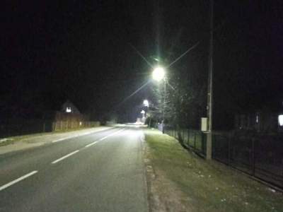 zdjęcia przedstawiające modernizację oświetlenia ulicznego w Gminie Tychowo