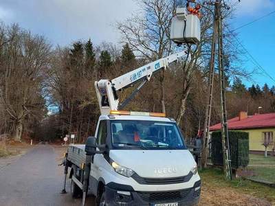 zdjęcia przedstawiające modernizację oświetlenia ulicznego w Gminie Tychowo