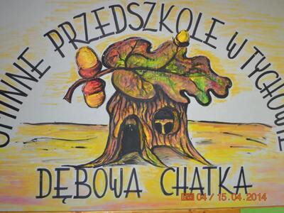 na zdjęciu logo Gminnego Przedszkola w Tychowie "Dębowa Chatka"
