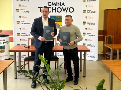 na zdjęciu od lewej burmistrz Robert Falana oraz Zbigniew Sawicki