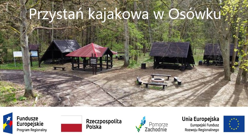 zdjęcie przystani kajakowej w Osówku u góry zdjęcia napis przystań kajakowa w Osówku