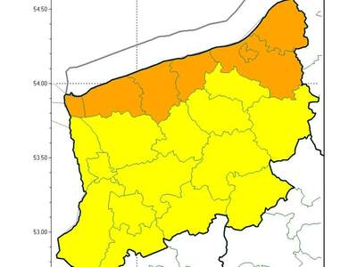Na zdjęciu dotyczącym ostrzeżenia 1 mapa województwa zachodniopomorskiego z wyszczególnieniem obszarów występowania silnego wiatru
