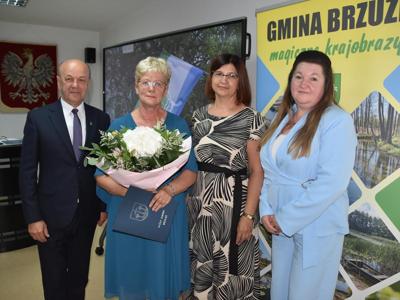 wójt, sekretarz, skarbnik i była dyrektor szkoły
