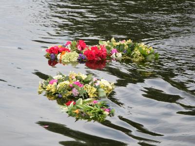 piknik nad jeziorem