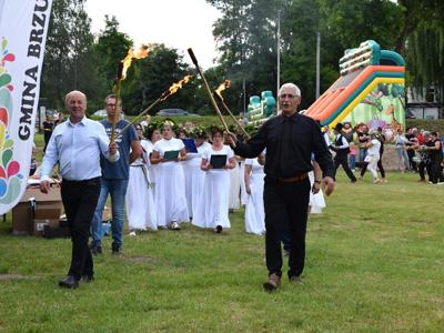 piknik nad jeziorem