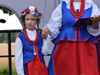 przegląd zespołów ludowych w Ugoszczu