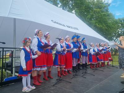 przegląd zespołów ludowych w Ugoszczu
