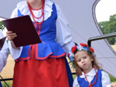 przegląd zespołów ludowych w Ugoszczu