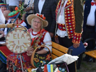 przegląd zespołów ludowych w Ugoszczu