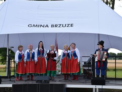 przegląd zespołów ludowych w Ugoszczu