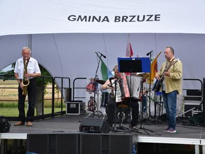 przegląd zespołów ludowych w Ugoszczu