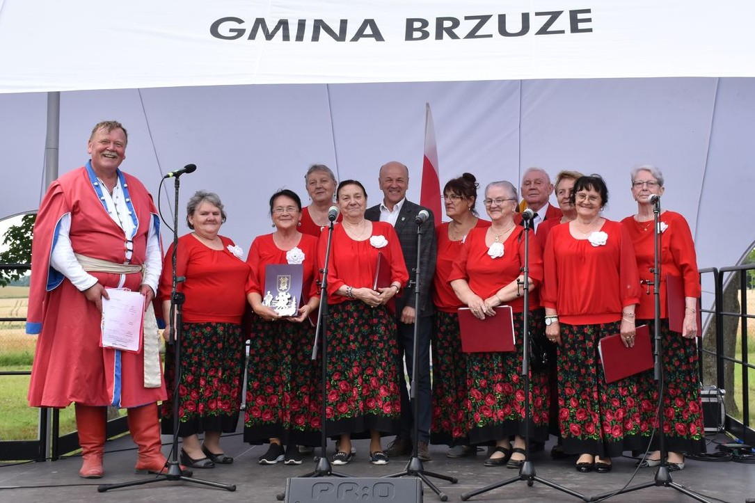 przegląd zespołów ludowych w Ugoszczu