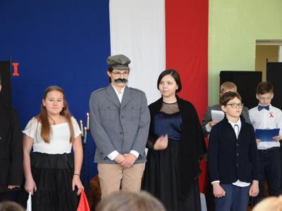 obchody Święta Niepodległości w ZS-P w Ostrowitem