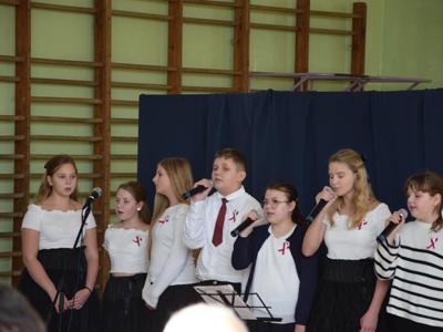 obchody Święta Niepodległości w ZS-P w Ostrowitem