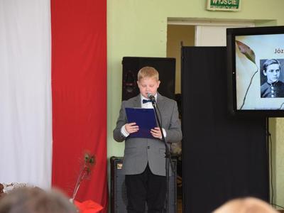 obchody Święta Niepodległości w ZS-P w Ostrowitem