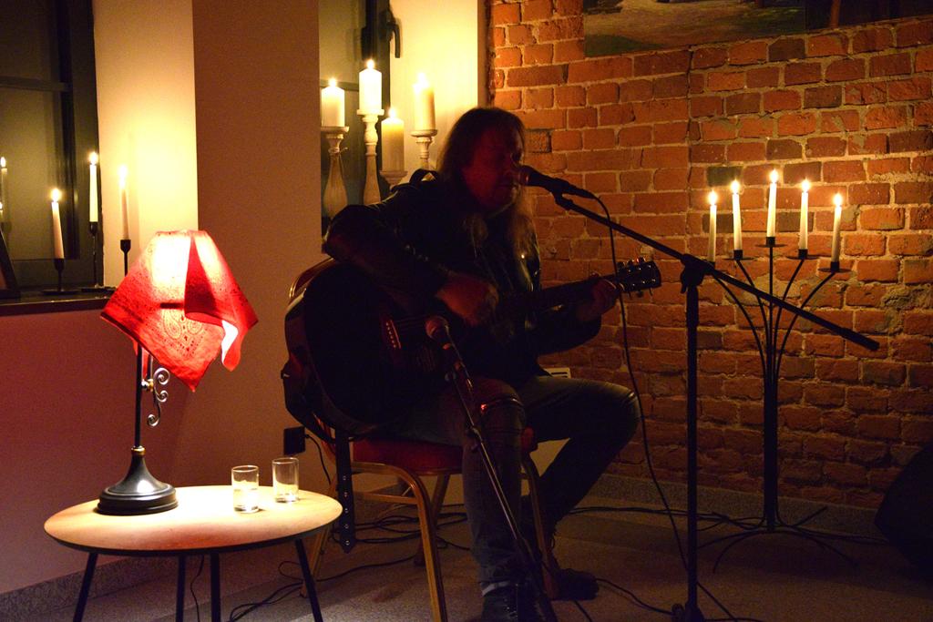 Śpiew w blasku świec