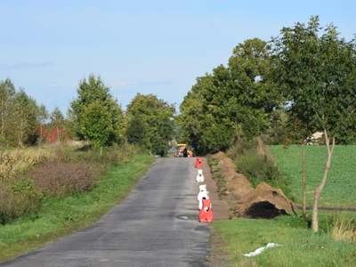 Końcowe prace na drodze Brzuze-Kleszczyn