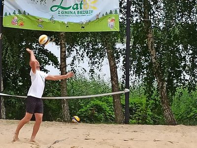 Siatkówka plażowa w Brzuzem