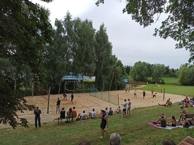 Siatkówka plażowa w Brzuzem