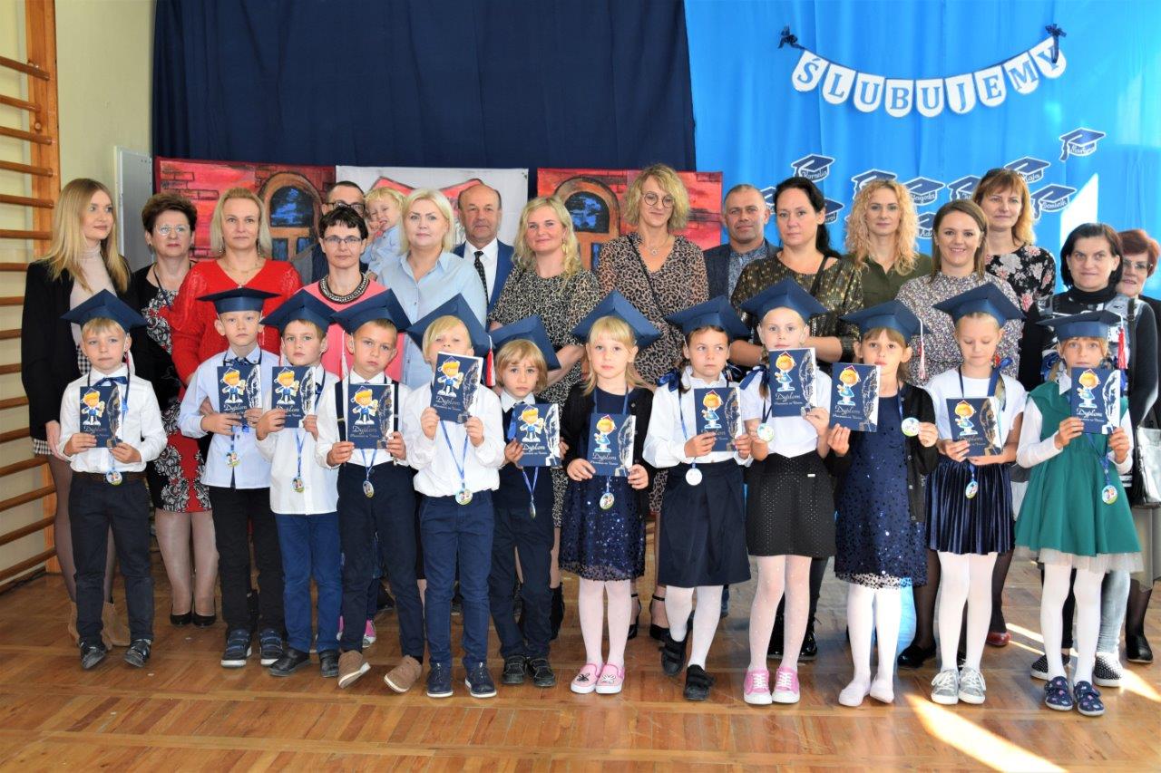 Ślubowanie uczniów klas pierwszych