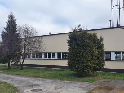 Zdjęcie zmodernizowanej stacji uzdatniania wody w Krzekotowie.