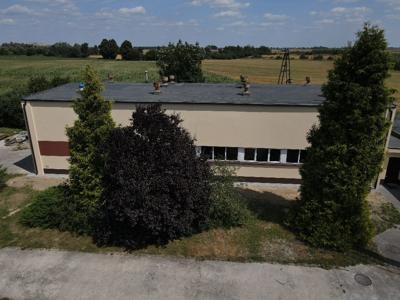 Zdjęcie zmodernizowanej stacji uzdatniania wody w Krzekotowie.