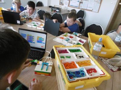 Klub Młodzieżowy - zajęcia z kolckami Lego