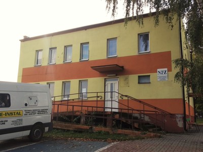 zdjęcie budynku przychodni zdrowia