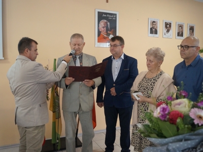 HENRYK RÓŻYCKI PIĄTYM „ZASŁUŻONYM DLA GMINY DĄBROWA”...