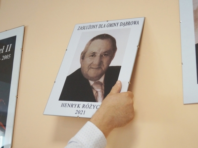 HENRYK RÓŻYCKI PIĄTYM „ZASŁUŻONYM DLA GMINY DĄBROWA”...