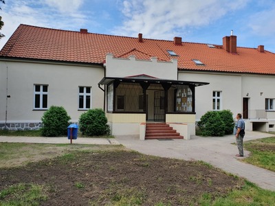 zdjęcie budynku przedszkola po remoncie.