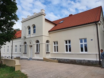 zdjęcie budynku przedszkola po remoncie.