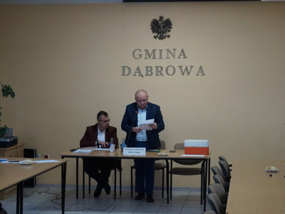 Zdjęcie   z sesji Młodzieżowej Rady Gminy w Dąbrowie.
