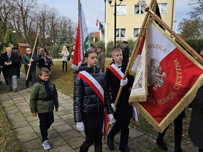 Zdjęcie z uroczystości 11 listopada 2023r. w Dąbrowie.