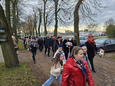 Zdjęcie z uroczystości 11 listopada 2023r. w Dąbrowie.