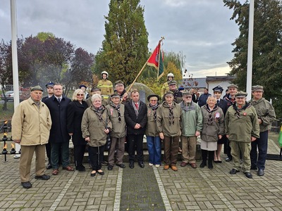 Zdjęcie z uroczystości 11 listopada 2023r. w Dąbrowie.
