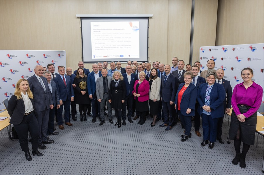 zdjęcie z podpisania umowy projektowej