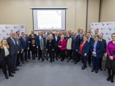 zdjęcie z podpisania umowy projektowej