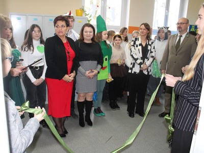 zdjęcie z otwarcia ekopracowni w SP Szczepanowo