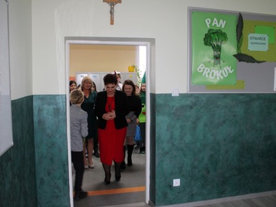zdjęcie z otwarcia ekopracowni w SP Szczepanowo
