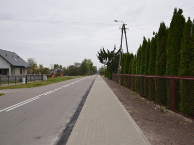 Chodnik przy drodze relacji Jasienica Chmielewo [400x300]