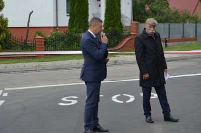 Goście na uroczystości otwarcia drogi [400x265]