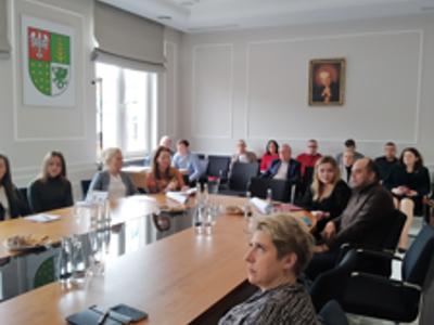 POSIEDZENIE OSTROWSKIEGO POWIATOWEGO ZESPOŁU ZARZĄDZANIA KRYZYSOWEGO
