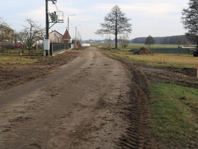 Trwają roboty budowlane przy rozbudowie drogi powiatowej