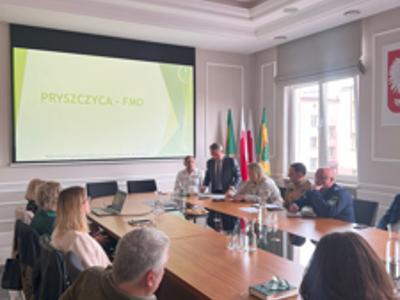 📣POSIEDZENIE OSTROWSKIEGO POWIATOWEGO ZESPOŁU ZARZĄDZANIA KRYZYSOWEGO – PRYSZCZYCA