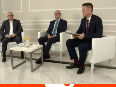 Na zdjęciu: wicestarosta, starosta ostrowski, kierownik Biura Strategii i Promocji 