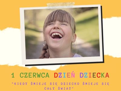 w tle uśmiechnięte dziecko
