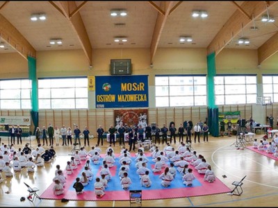 XI turniej karate Kyokushin - widok na salę z zawodnikami