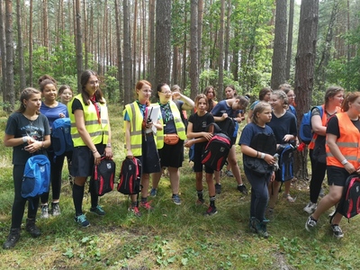 harcerze w brokowskim lesie