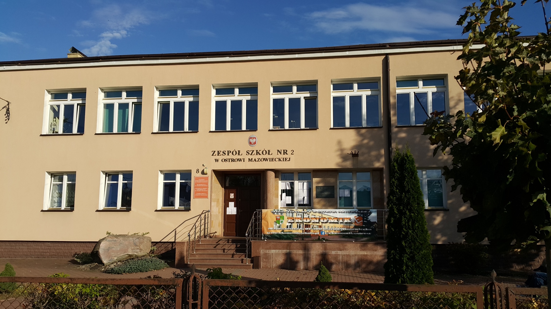 Budynek Zespołu Szkół Nr 2 w Ostrowi Mazowieckiej 